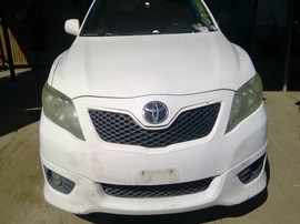 2011 TOYOTA CAMRY, WHITE, SE MODEL, 2.5L, AT,  Z26403
